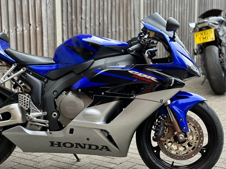 HONDA CBR 1000 RR FIREBLADE 2005 (05) SUPER SPORT + YOSHIMURA + 13,000 MILES 