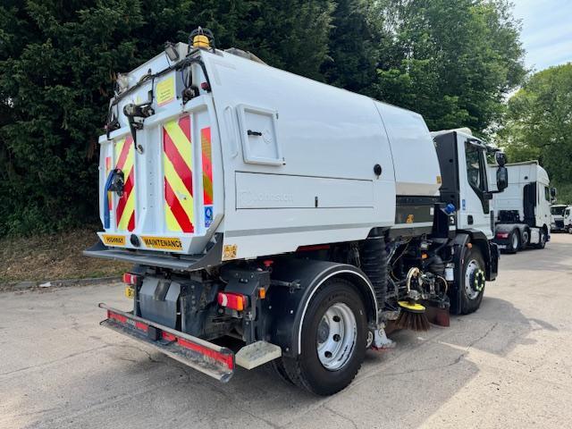 2018 18 Iveco Eurocargo 150-220 E6 Johnston VT651 dual sweep gully arm