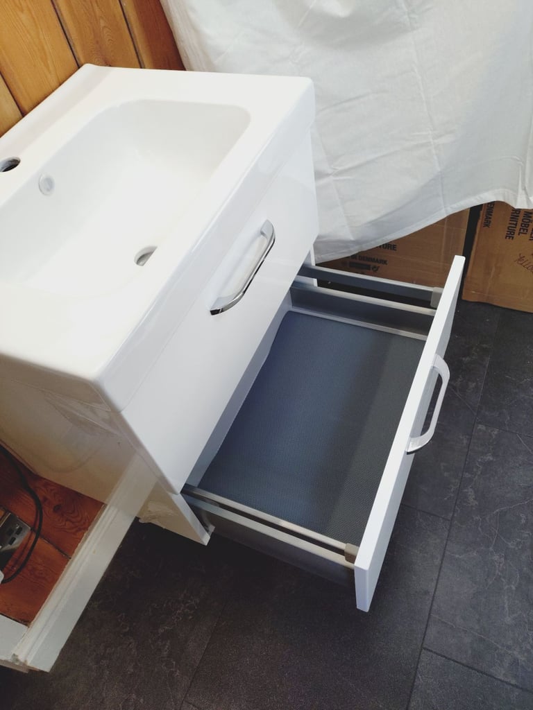 Dansani Luna 60cm Vanity Set inc Porcelain Basin & LED mirror White