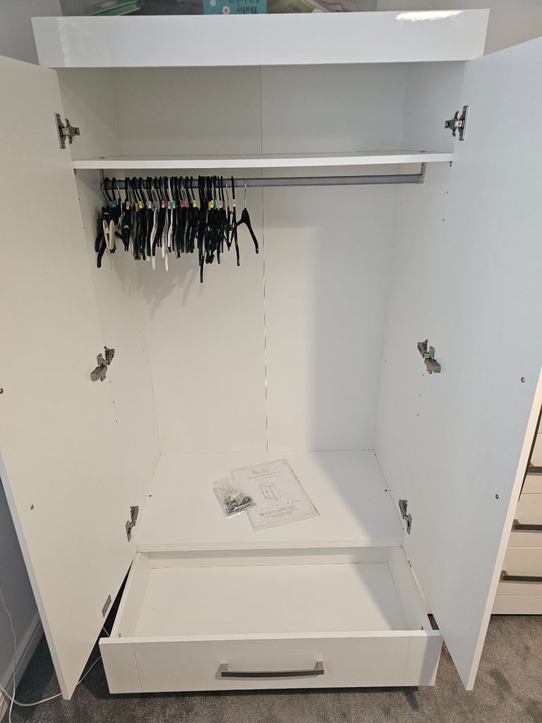 Silver Cross Nursery Furniture - drawers and wardrobe set