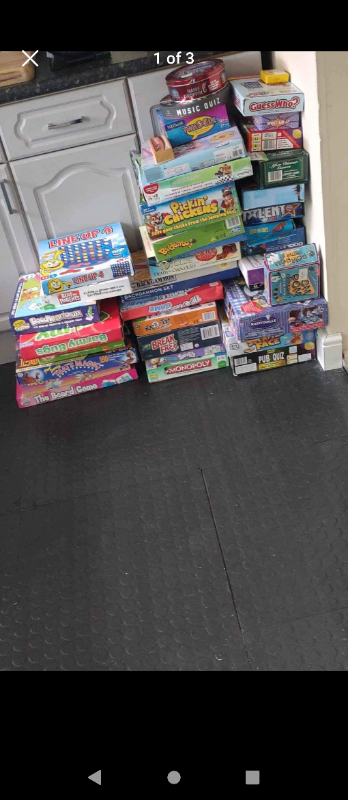 Massive bundle of jigsaws and games 