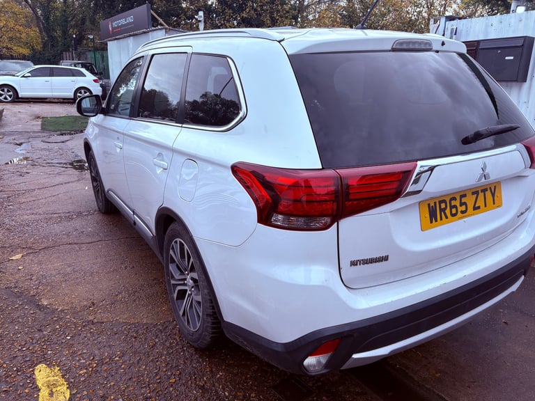 Mitsubishi, OUTLANDER, Estate, 2015, Manual, 2268 (cc), 5 doors