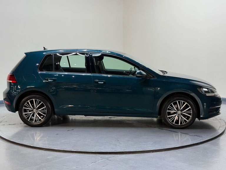 2017 Volkswagen Golf 1.6 TDI BlueMotion Tech SE Nav Euro 6 (s/s) 5dr Hatchback Diesel Manual