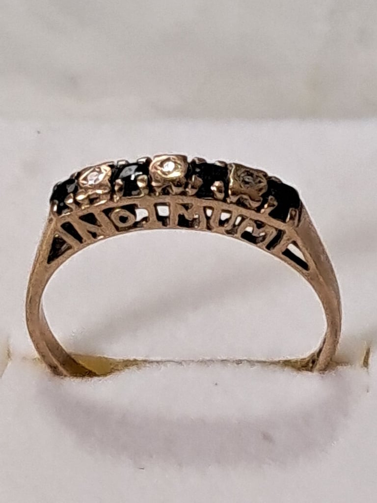 9ct gold sapphire and diamond ring 