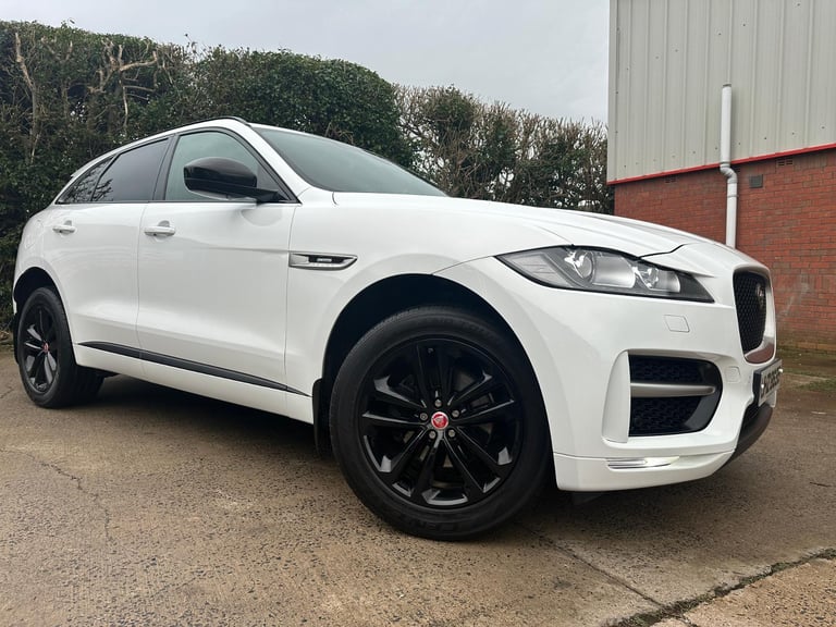 2017 Jaguar F-PACE 2.0 D 180BHP *** HUGE SPEC AWD R - SPORT EDITION *** AUTO