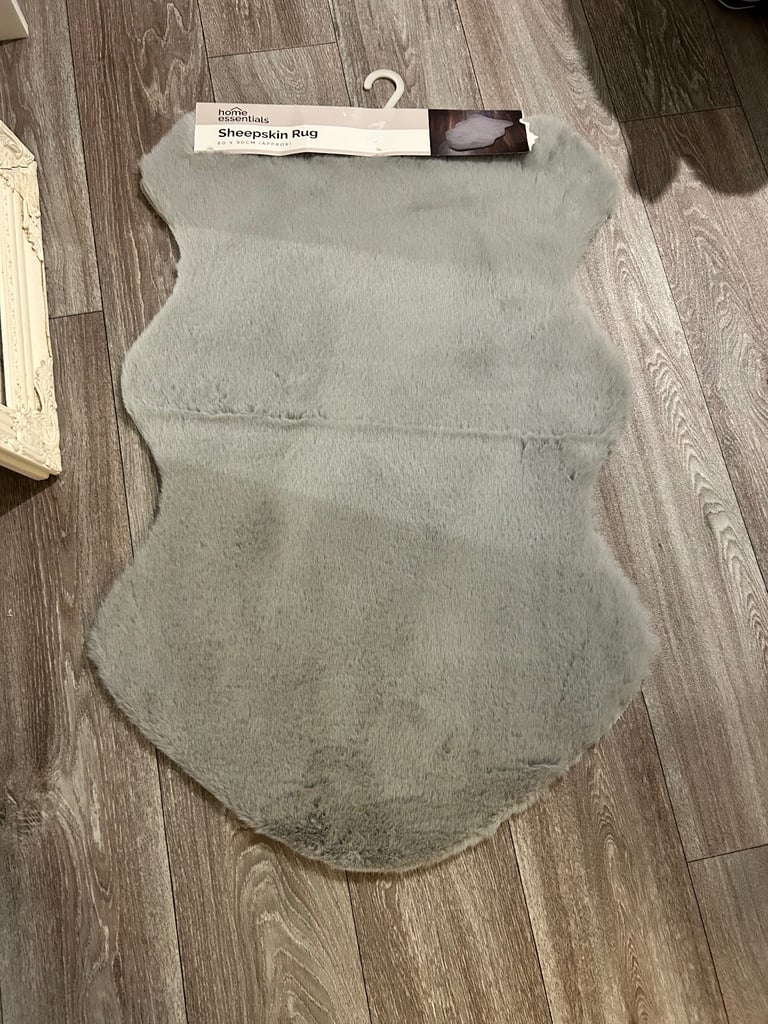 image for Grey faux fur rug