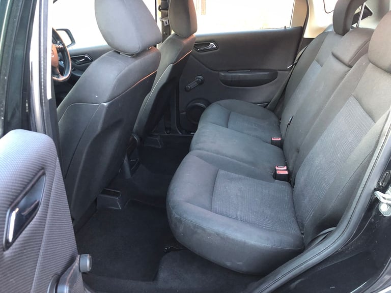Mercedes-Benz (61) A Class A160 1.5 Petrol Classic SE 5dr. New MOT. Lady owners. ULEZ OK. Excellent.