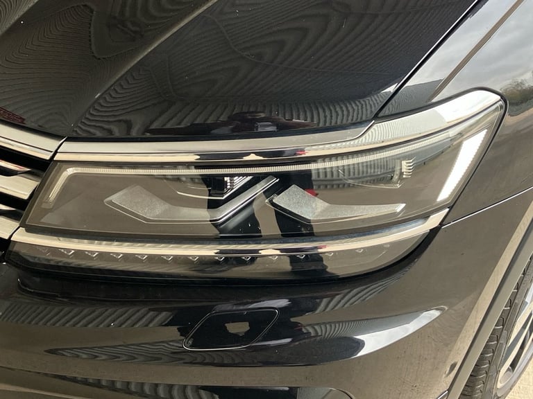 2017 Volkswagen Tiguan 2.0 TDi 150 4Motion R-Line 5dr SUV DIESEL Manual