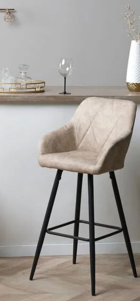 Brand New Barstools Set of 4 Bar Chairs 4 x New Breakfast Bar Chairs  Beige