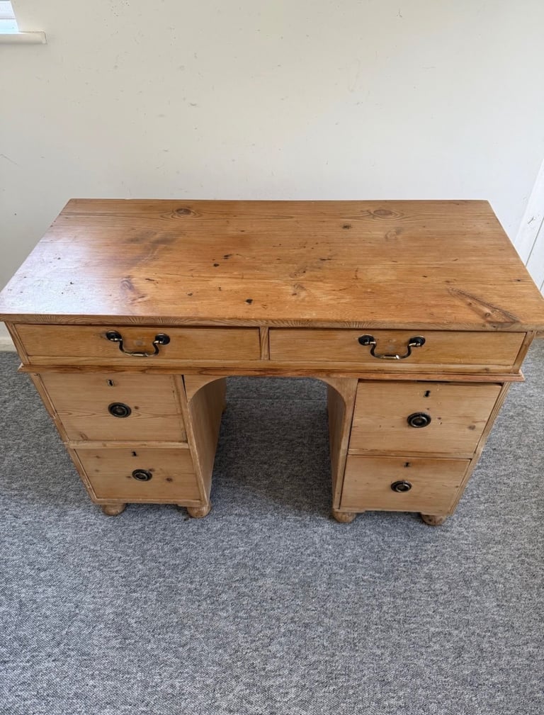 Beautiful Pine Desk