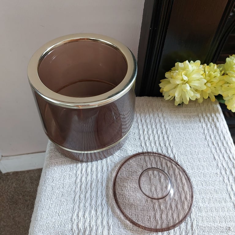 Vintage 1970's Spong Ice Cool Plastic Lidded Ice Bucket 