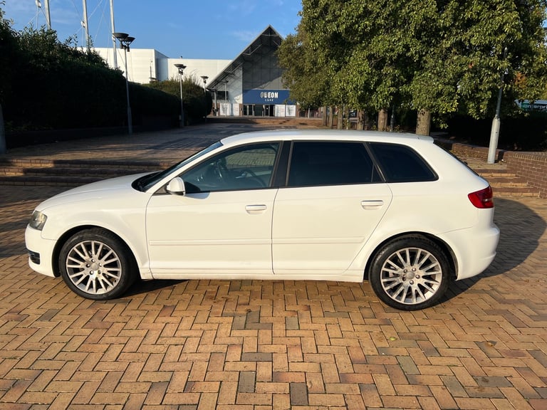 AUDI A3 1.6 Technik Sportback 5dr Petrol Manual Euro 4 (102 ps)