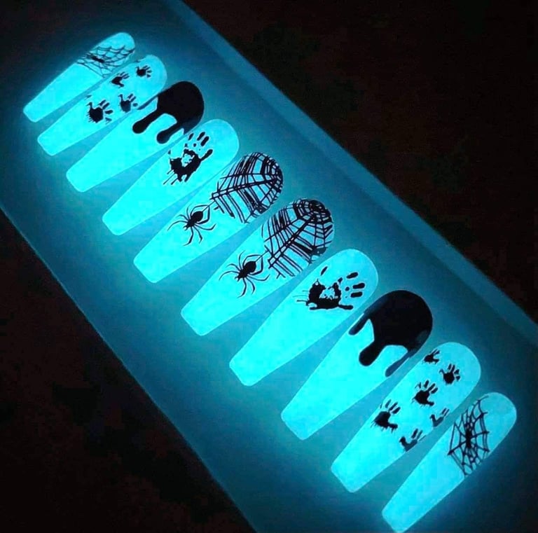 HALLOWEEN PRESS-ON NAILS - CUSTOM, HAND-PAINTED, AFFORDABLE