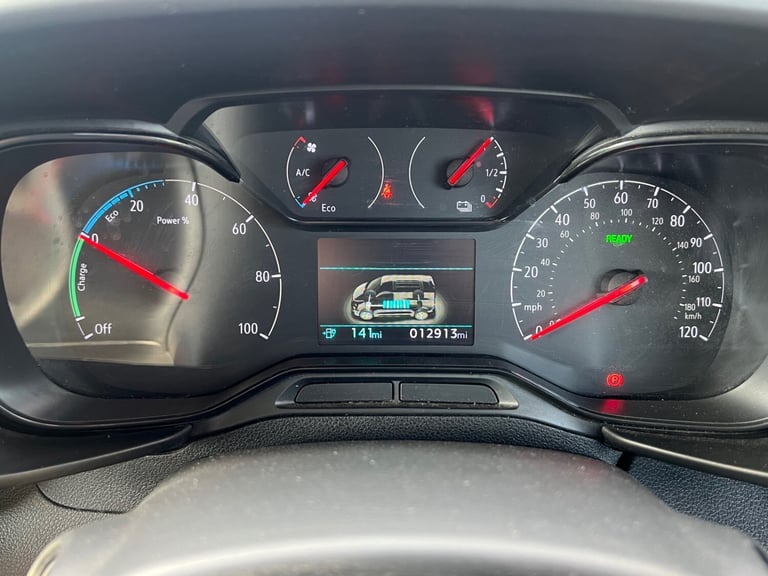 VAUXHALL COMBO-E 2300 100kW 50kWh DYNAMIC AUTOMATIC L1 VAN 71 REG 12,800 MILES