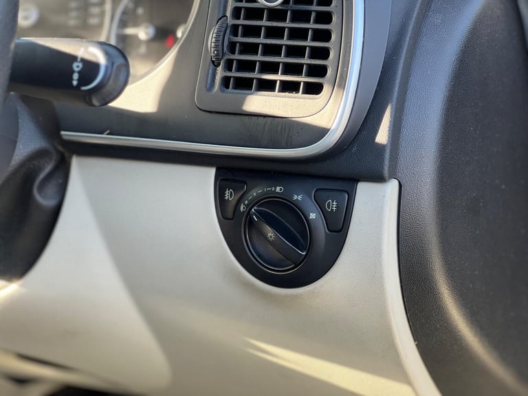 Saab 9-3 2.0T Vector 4dr Petrol Manual - Image 40