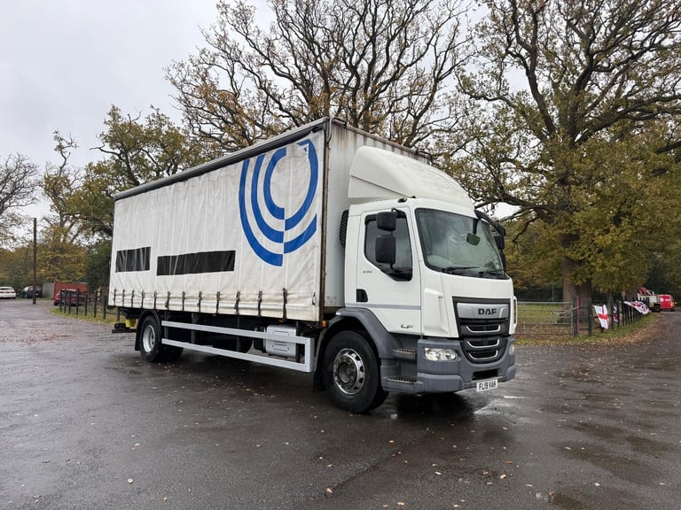 DAF LF 230, CURTAIN, UNDERSLUNG TAIL LIFT 