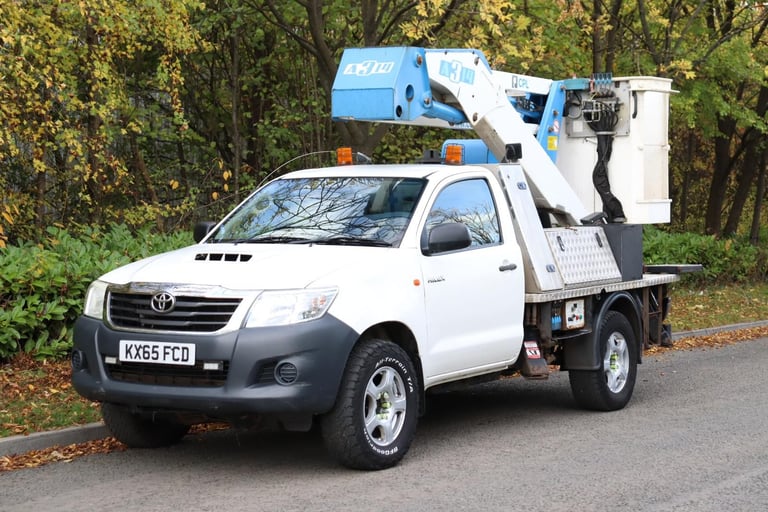 TOYOTA HILUX D4D 4X4 13M MEWP CHERRY PICKER (2016)