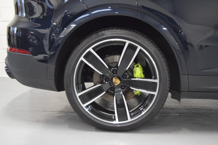 PORSCHE CAYENNE 3.0 V6 E-Hybrid 17.9kWh Platinum Edition 2022