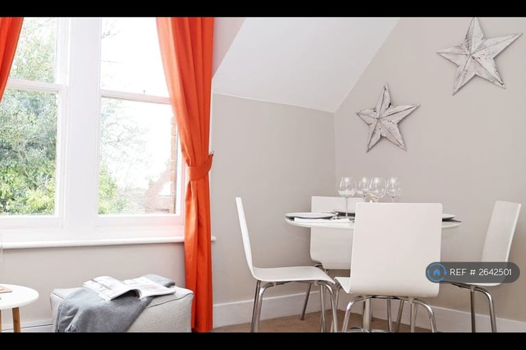 2 bedroom flat in Old Dover Road, Canterbury, CT1 (2 bed) (#2642501)