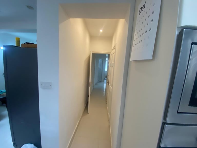 4Bed 2Bath Semi-Detached house to rent in Wembley - The Dene