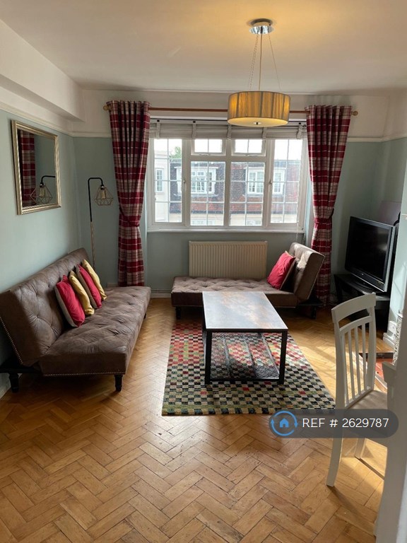 1 bedroom flat in Spencer Court, London, SW20 (1 bed) (#2629787)