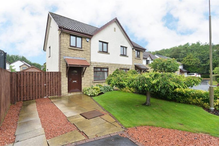 3 Bedroom Semi-detached House in Gyle, near Edinburgh Airport