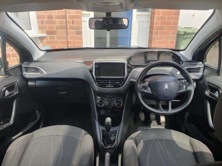 Peugeot, 208, Hatchback, 2013, Manual, 1398 (cc), 5 doors