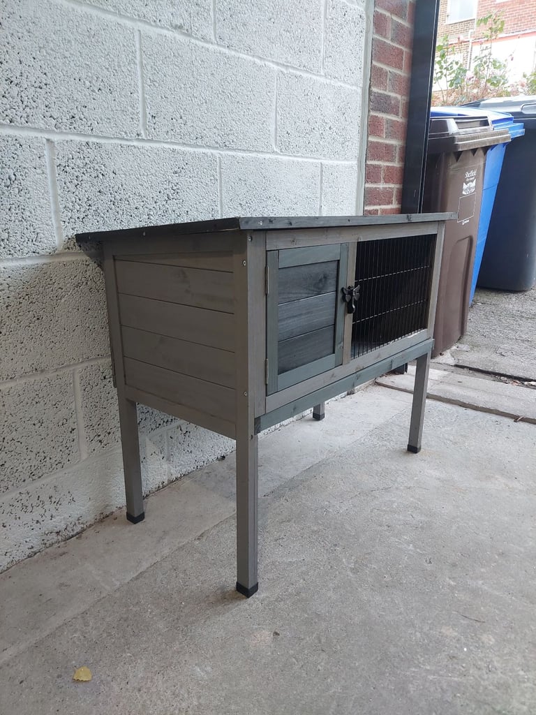 Rabbit / Guinea Pig Hutch 