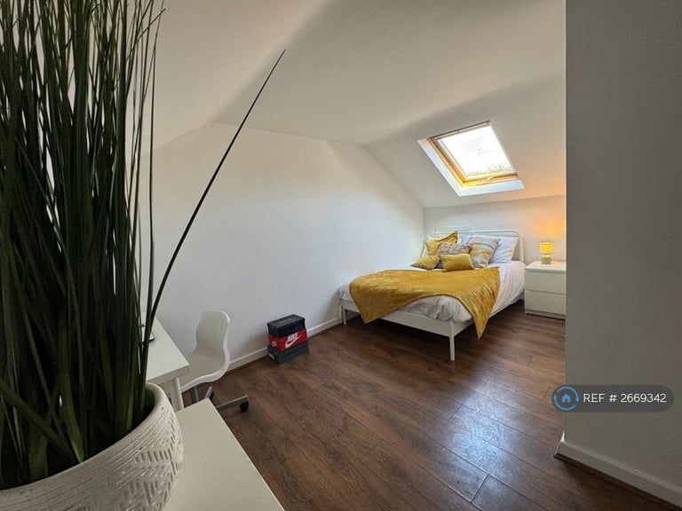 6 bedroom house in Stalbridge Avenue, Liverpool, L18 (6 bed) (#2669342)