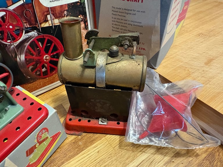 Mamod steam traction engine 