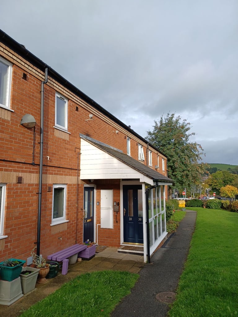 One Bedroom First Floor flat for rent in Llys Hafren, Newtown, Powys