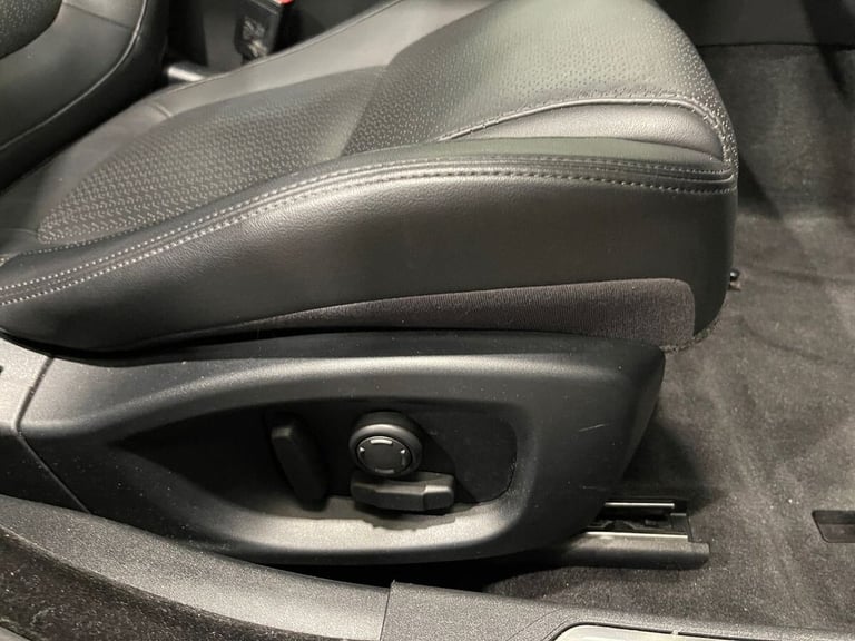 2018 Jaguar XE 2.0d Portfolio Saloon 4dr Diesel Manual Euro 6 (s/s) (180 ps) Saloon Diesel Manual