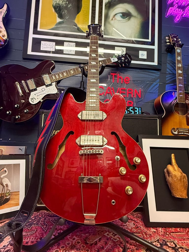 Epiphone Casino Archtop in Cherry Red
