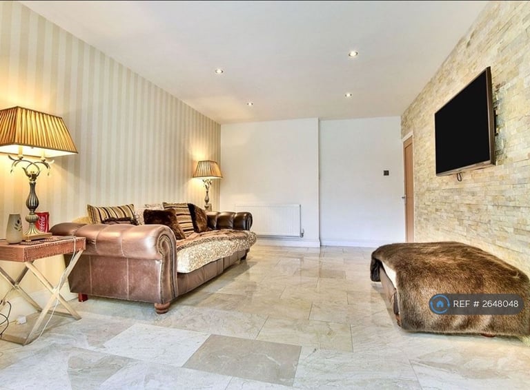 4 bedroom house in Oakfield Road, Alderley Edge, SK9 (4 bed) (#2648048)