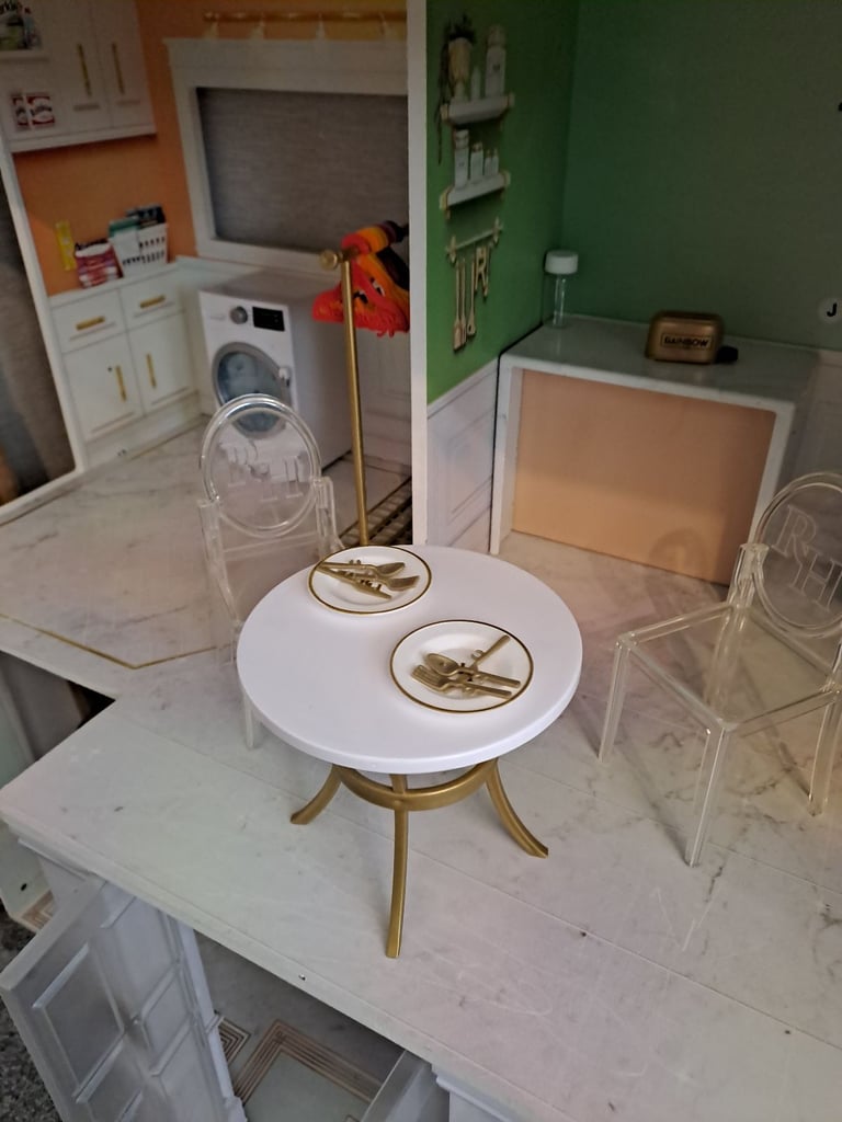 Rainbow high dolls house complete 