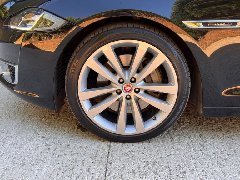 2019 Jaguar XJ 3.0d V6 XJ50 Saloon 4dr Diesel Auto Euro 6 (s/s) (300 ps) Saloon Diesel Automatic