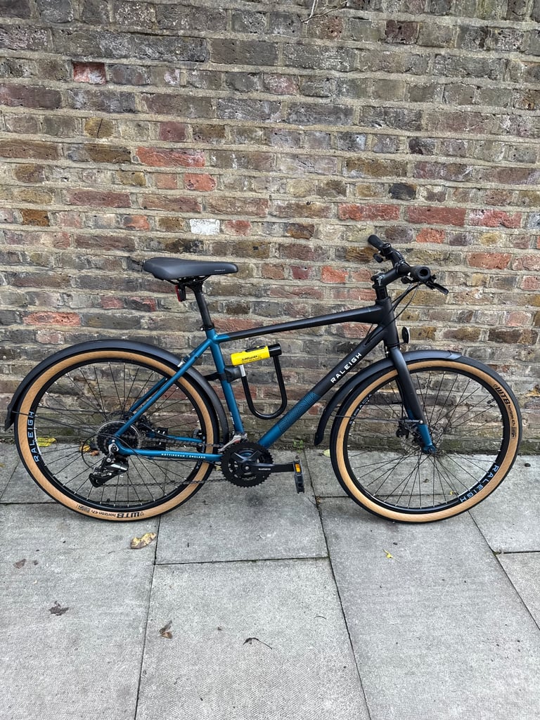 Raleigh Strava City Hybrid Bike - 50cm - Excellent Condition (Original Owner) 