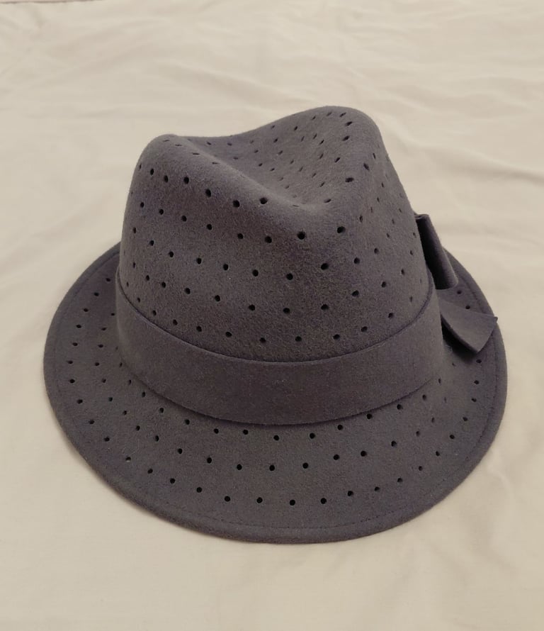 Ladies hat 
