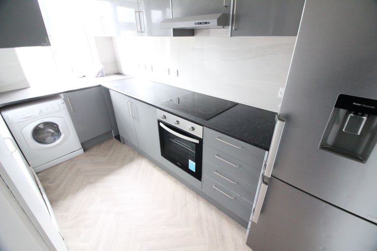 REFURBISHED TWO BED GARDNE FLAT WITH FREE PARKING- HANWORTH FELTHAM HOUNSLOW