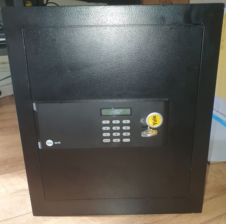 YALE Electronic Safe Large 1 Key FAULTY COLLECT ONLY LONDON NW9