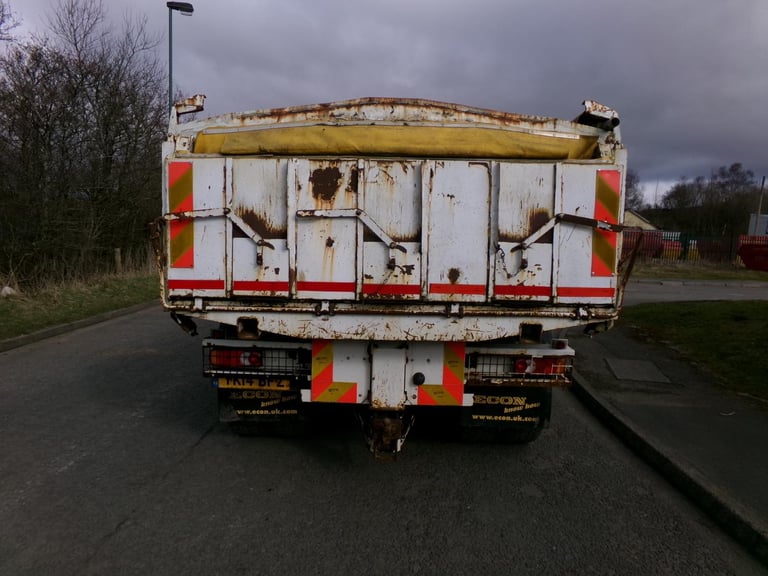2014 (14) LEYLAND DAF LF 250 ECON TIPPER. 18 TON GVW. TARMAC SPEC BODY. MANUAL