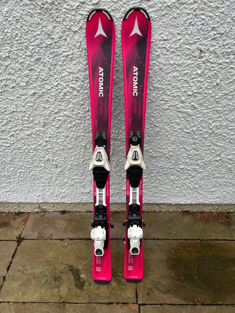 Kids Atomic skis 