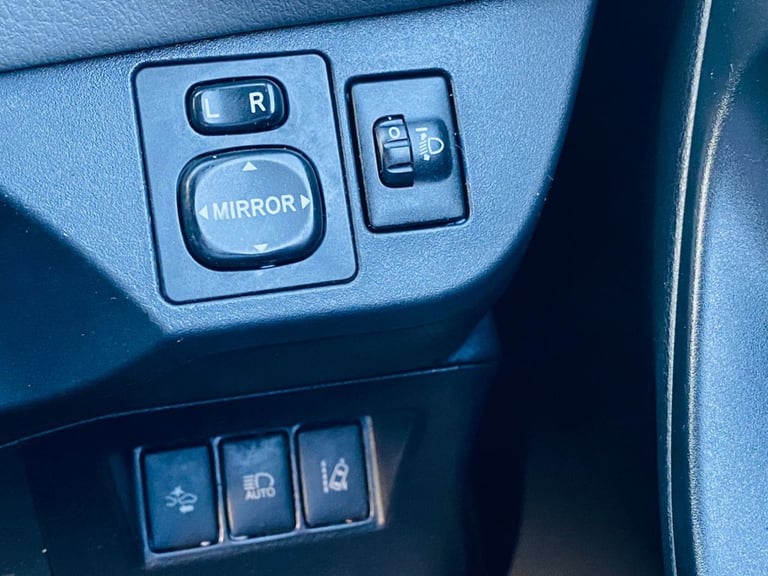 2018 Toyota Yaris 1.5 VVT-i Icon Tech Hatchback 5dr Petrol Manual Euro 6 (111 ps) Hatchback Petro...