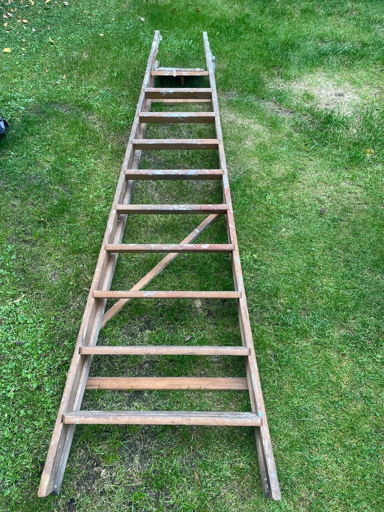 Free wooden 10 step ladder 