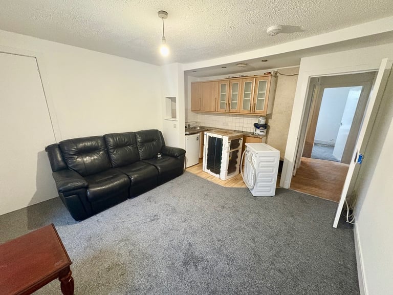 1 bed room flat Rosefield Street West End Dundee DD1 