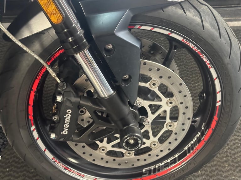 TRIUMPH STREET TRIPLE 765 R Triumph Shift Assist-Htd Grips  More