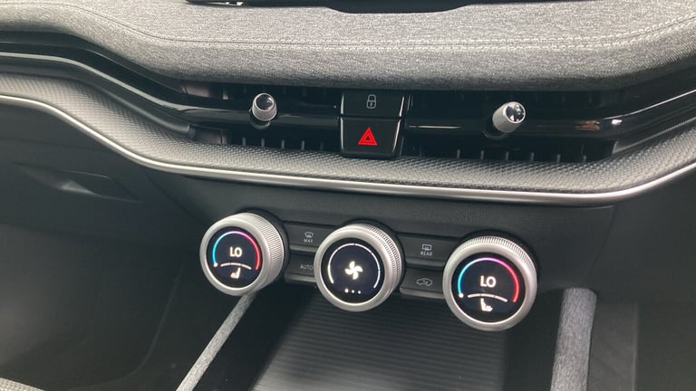 2024 Skoda Superb 2.0 TDI SE Technology 5dr DSG Diesel Estate Estate Diesel Automatic