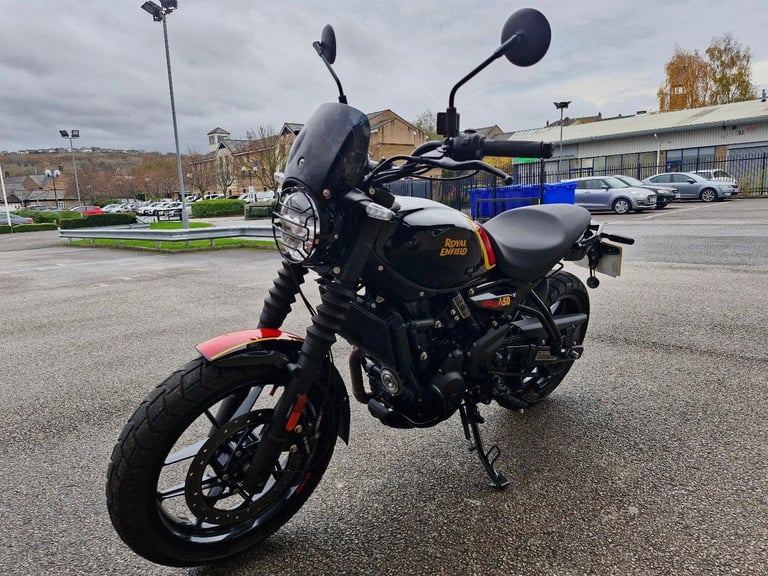 2024 Royal Enfield Guerilla 450 - Low mileage Premium colour Heated grips