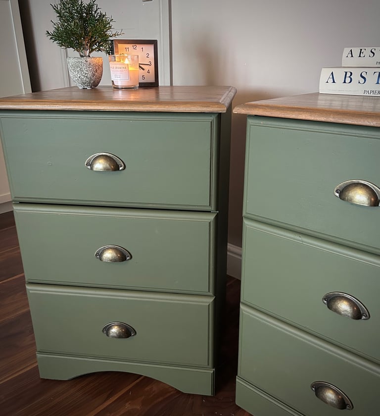 Pair of Painted Bedside Cabinets / Tables
