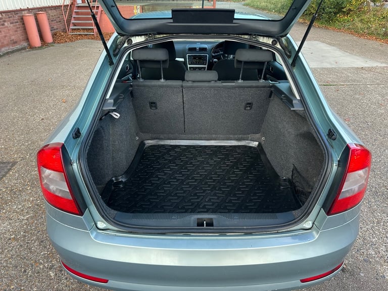 Skoda, OCTAVIA, Hatchback, 2011, Manual, 1598 (cc), 5 doors